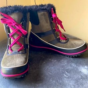 Very light Sorel Waterproof boots